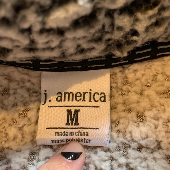 J America Sherpa fleece oatmeal size medium - Picture 5 of 7